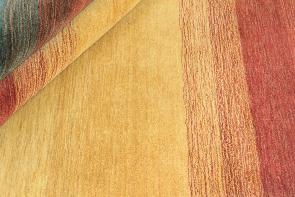 Rezas: Dense virgin wool handloom rugs – unicolour or with gradient