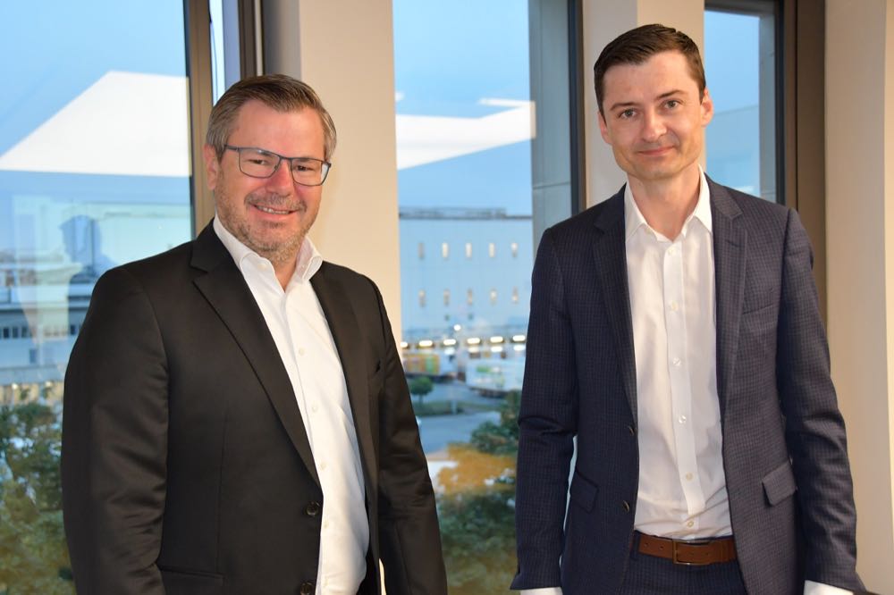 Daniel Nottbrock (li.) übergibt nach mehr als 20 Jahren die Position des Finanzvorstands (CFO) an seinen bisherigen Stellvertreter Carl Bürger. Tönnies: Carl Bürger wird neuer CFO