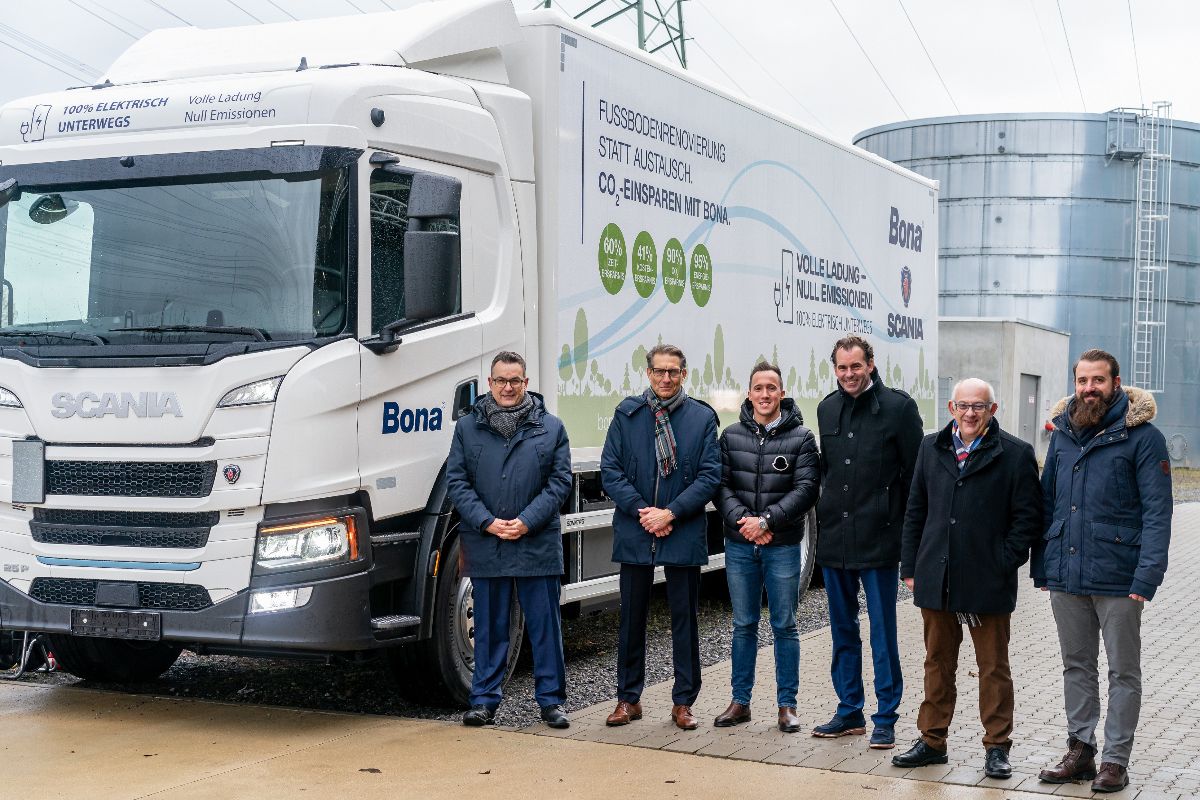  Bona: Neuer E-Lkw fährt emissionsfrei durch Limburg