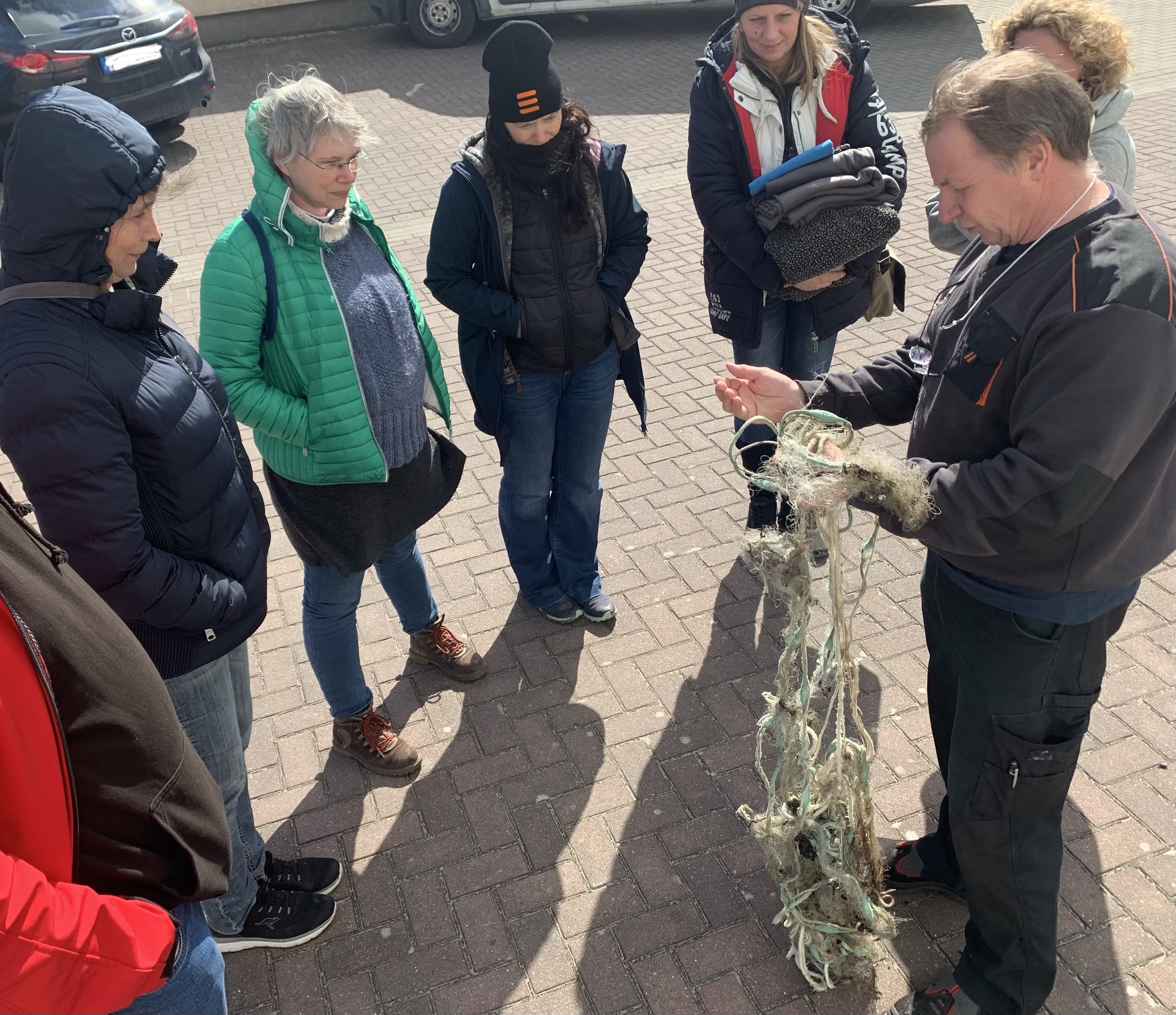 Rügen: Erster Tauch-Workshop für Geisternetzbergungen