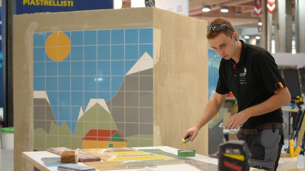  Worldskills 2022: Yannic Schlachter ist Vize-Weltmeister im Fliesenlegen