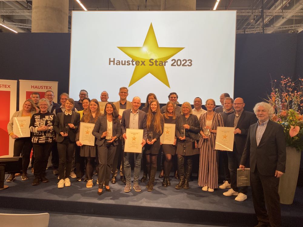 Die Bettenfachhändler des Jahres 2023 bei der Verleihung des Haustex-Stars auf der Heimtextil. Haustex-Star 2023 auf der Heimtextil verliehen