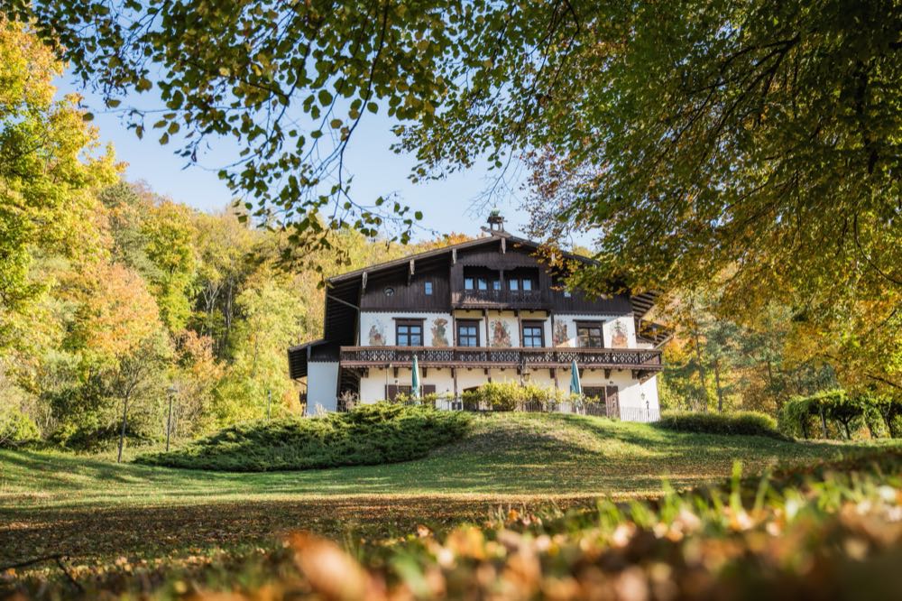  Parkettleger on Tour brechen zum Einsatz in Bad Liebenstein auf