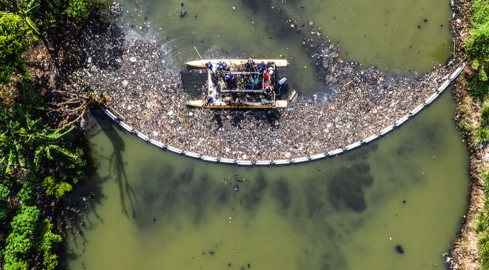 Nadler lässt Plastik aus Flüssen in Asien fischen