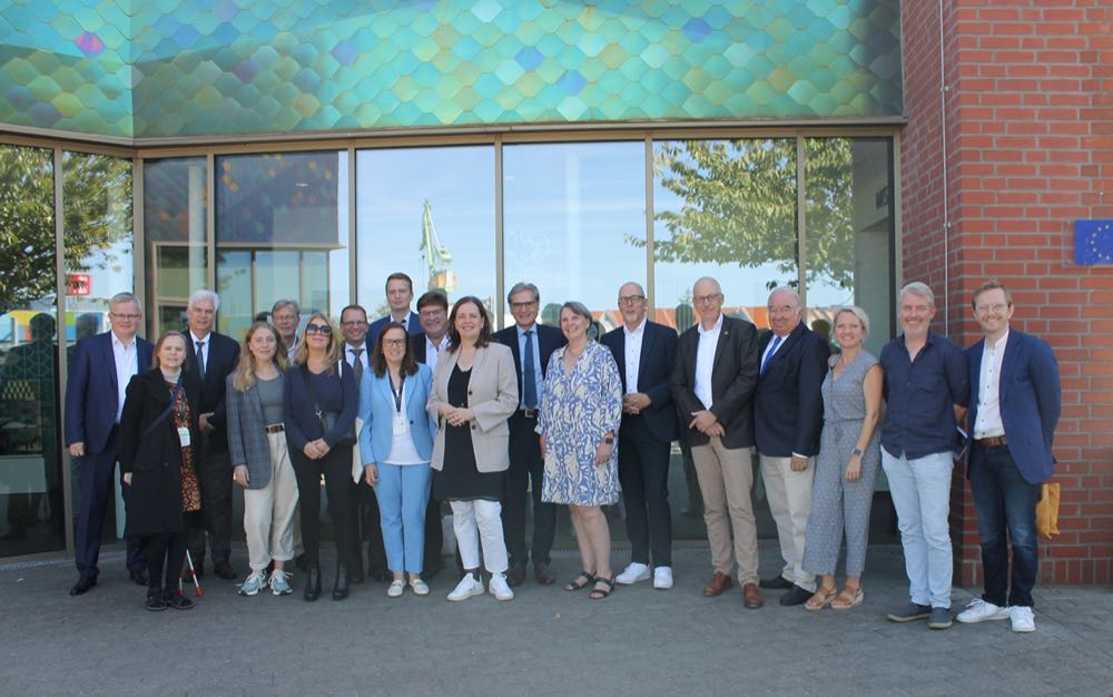 Bremerhaven: Isländische Delegation besucht Fischereihafen