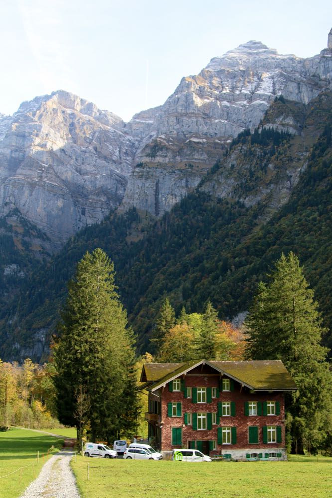  Netto-Einkaufsgruppe: Lehrlinge verhelfen Ferienhaus zu neuem Glanz