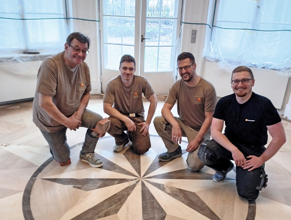 Meisterkurs Ehingen: Neue Windrose für alte Villa