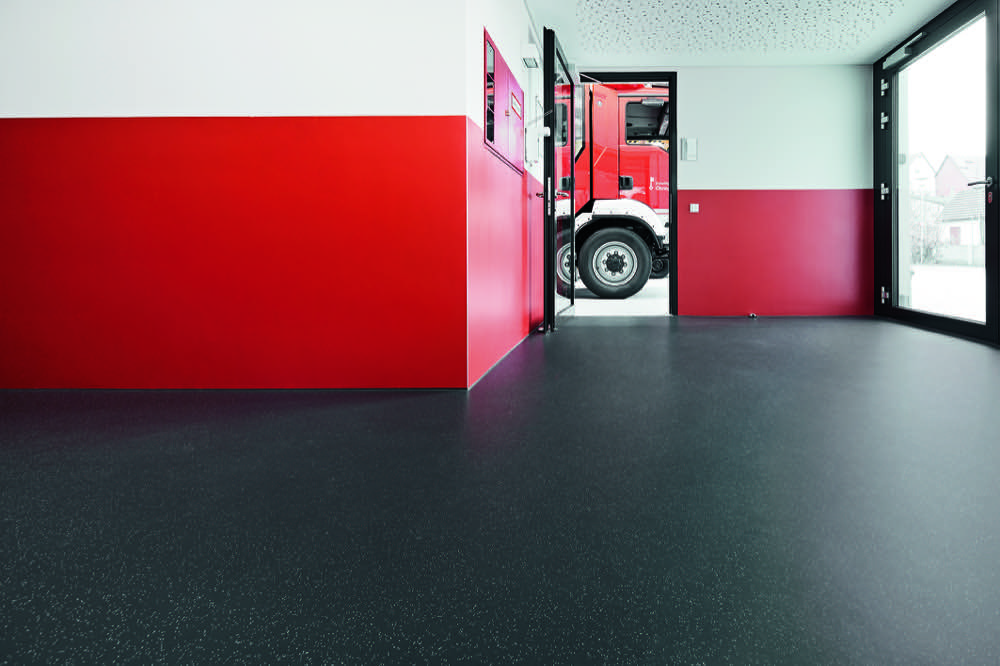  Nora Systems: Kautschuk am Boden und an der Wand