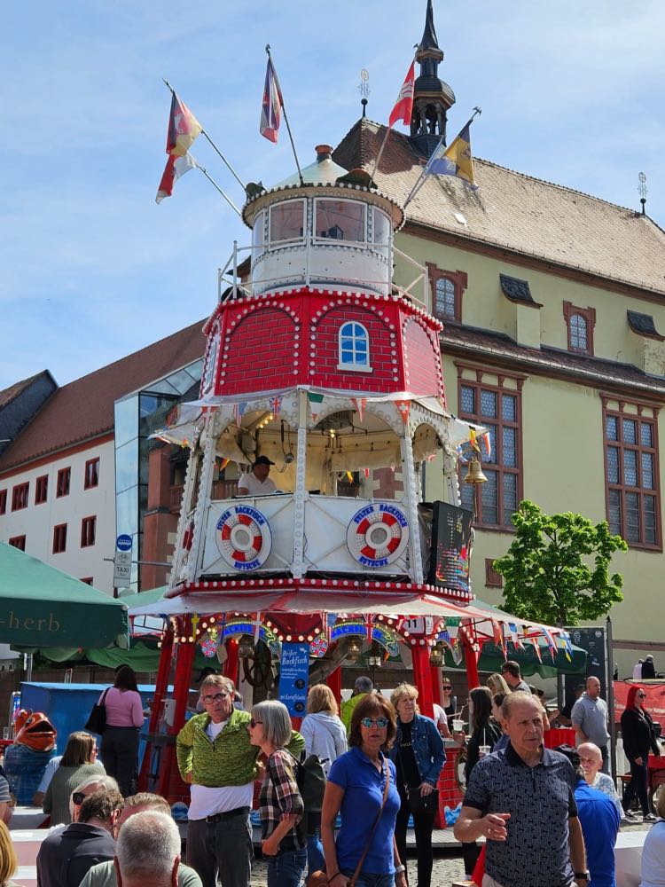 Hamburger Fischmarkt auf Tour: Saison 2025 startete in Aschaffenburg