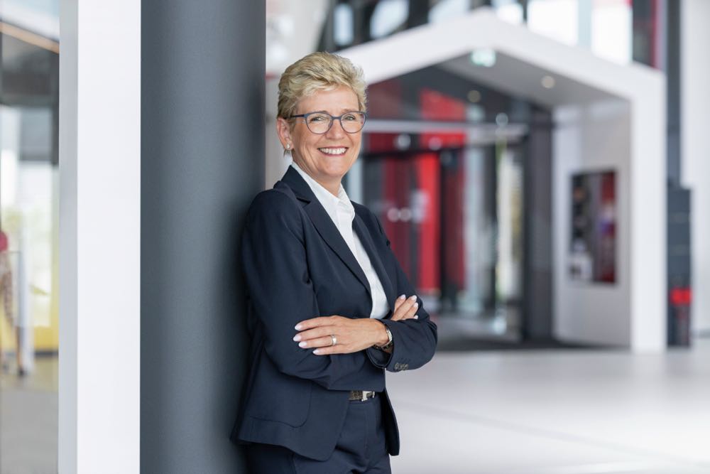 „Wir haben erwartet, dass das Jahr 2024 ein schwieriges Jahr werden und sich entsprechend auch auf unseren Unternehmenserfolg auswirken würde.“
Angelique Renkhoff-Mücke, Vorstandsvorsitzende Warema Renkhoff Warema hat 2024 Umsatz verloren