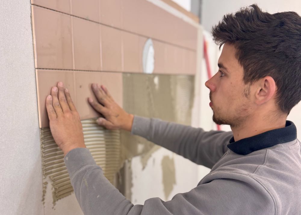  Fliesen-Nationalmannschaft: Luis Brauner tritt bei Euroskills 2025 an