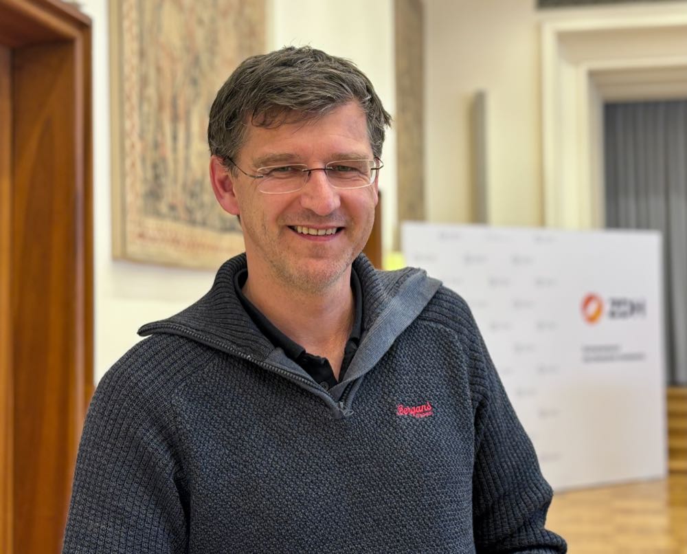 Marko Domschke, Fachgruppenleiter Restauratoren, ließ in Berlin die erste Fortbildung zum Master Professional – Restaurator im Parkettlegerhandwerk“ Revue passiere. BVPF-Mitgliederversammlung: Parkettleger stellen sich Zukunftsaufgaben