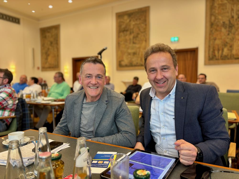 Innungen Rheinland-Pfalz und Franken in regem Austausch: Peter Dupont und Klaus Bauer. BVPF-Mitgliederversammlung: Parkettleger stellen sich Zukunftsaufgaben