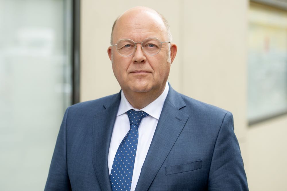 HDE-Präsident Alexander von Preen Verbraucherstimmung steigt - Vorsicht bleibt