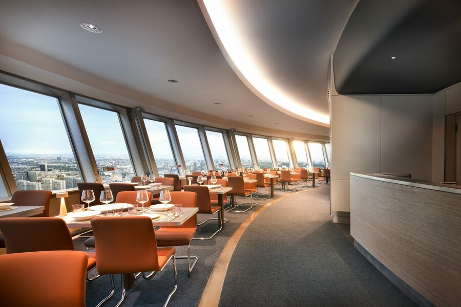 Sphere Tim Raue: Speisen in 207 Meter Höhe Ikonisches Erlebnis im Sphere Tim Raue im Berliner Fernsehturm
