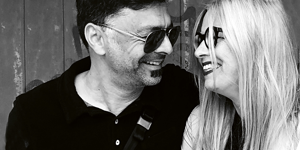 Die Designer Kathrin und Mark Patel, privat wie beruflich ein Paar, übersetzen ihre kreativen Ideen in ganz unterschiedliche, immer expressive und außergewöhnliche Designs. Kathrin und Mark Patel - „Das ist richtiges Kopfkino!“