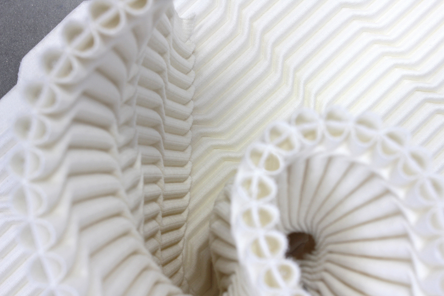 Juliette Berthonneau - Filigrane Stoffe mit 3D-Effekt