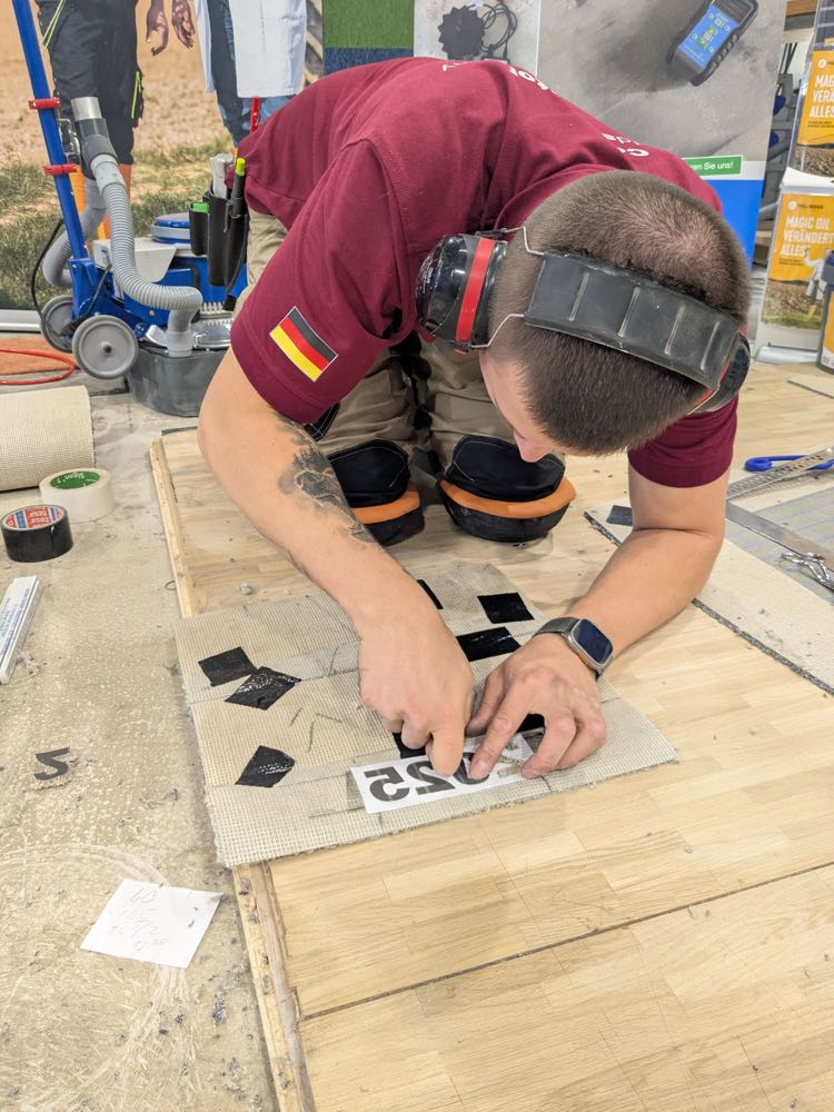  Jan Dirkschnieder trainiert im Janser Technikum für Euroskills 2025