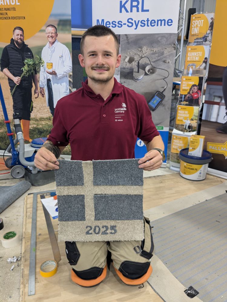  Jan Dirkschnieder trainiert im Janser Technikum für Euroskills 2025