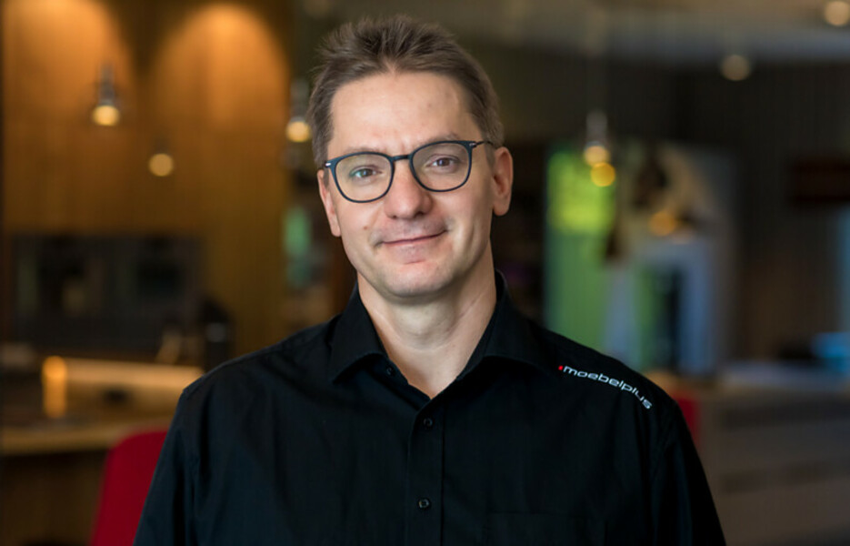Alexander Eichler Alexander Eichler hat Geschäftsführung von Moebelplus übernommen