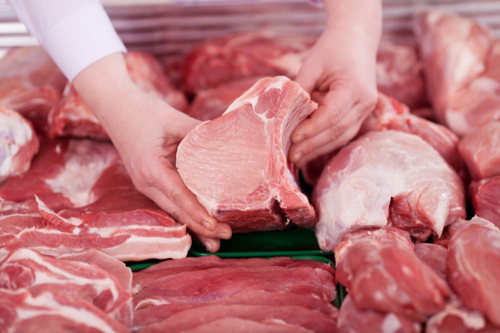 Die Tierhaltungskennzeichnungspflicht für frisches Schweinefleisch wurde auf März nächsten Jahres verschoben. Tierhaltungskennzeichnung: Verlängerte Übergangsfrist in Kraft