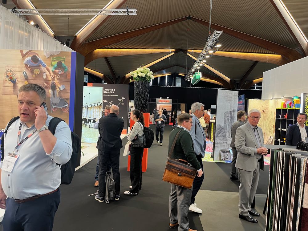 Die Frequenz in „The Hub“ war unterschiedlich je nach Tag und Tageszeit. Stärkster Messetag war der Mittwoch. Flanders Flooring Days 2025: Weiter im Aufwind