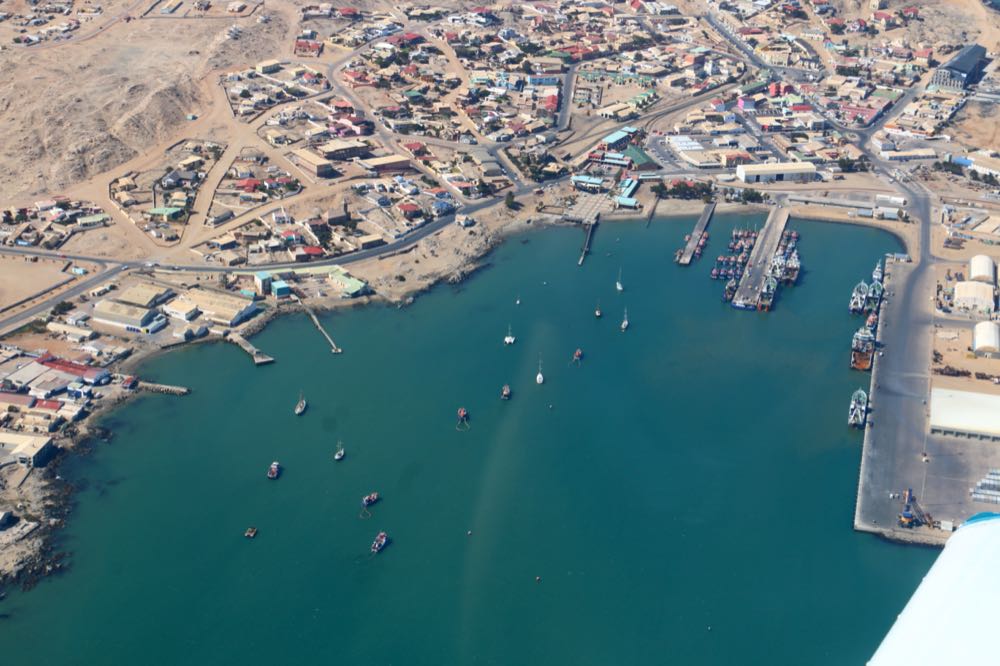 Namibia: Lachszucht für 51.000 t Fisch in der Lüderitzbucht
