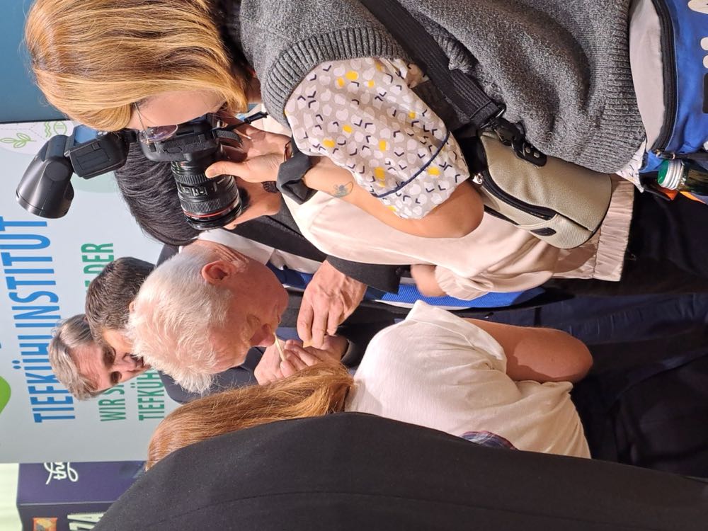 Deutsches Tiefkühlinstitut: Bundesminister Alois Rainer besucht Anuga-Messestand