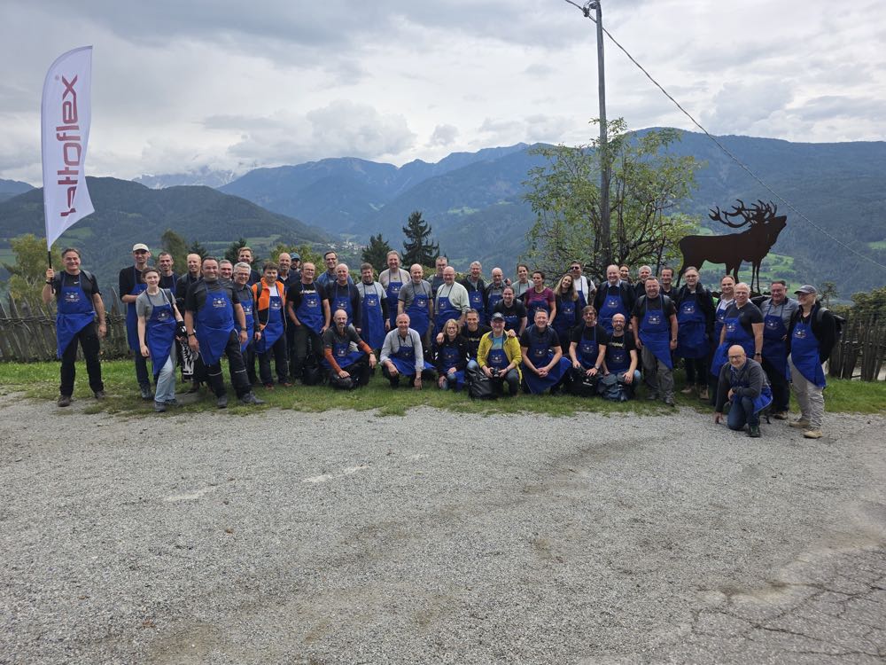 Rund 50 Fachhändler aus Deutschland, Österreich und der Schweiz nahmen am Lattoflex Strategie-Forum in Südtirol teil. Lattoflex Bergimpulse 2025