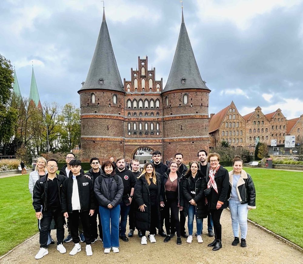 Auszubildende besuchen Treffen der Gütegemeinschaft