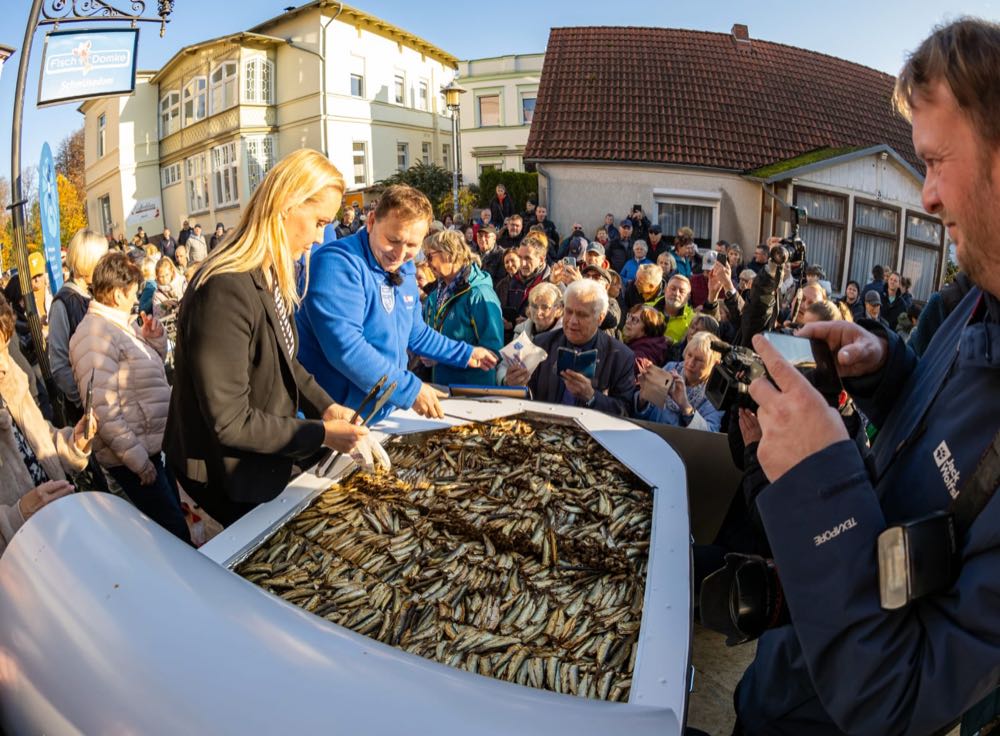 Heringsdorf: Domke präsentiert größte Fischkonserve der Welt