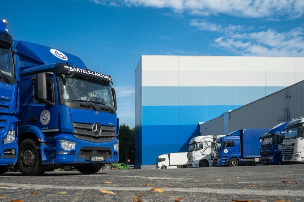 Bela nimmt Hochregallager in Betrieb