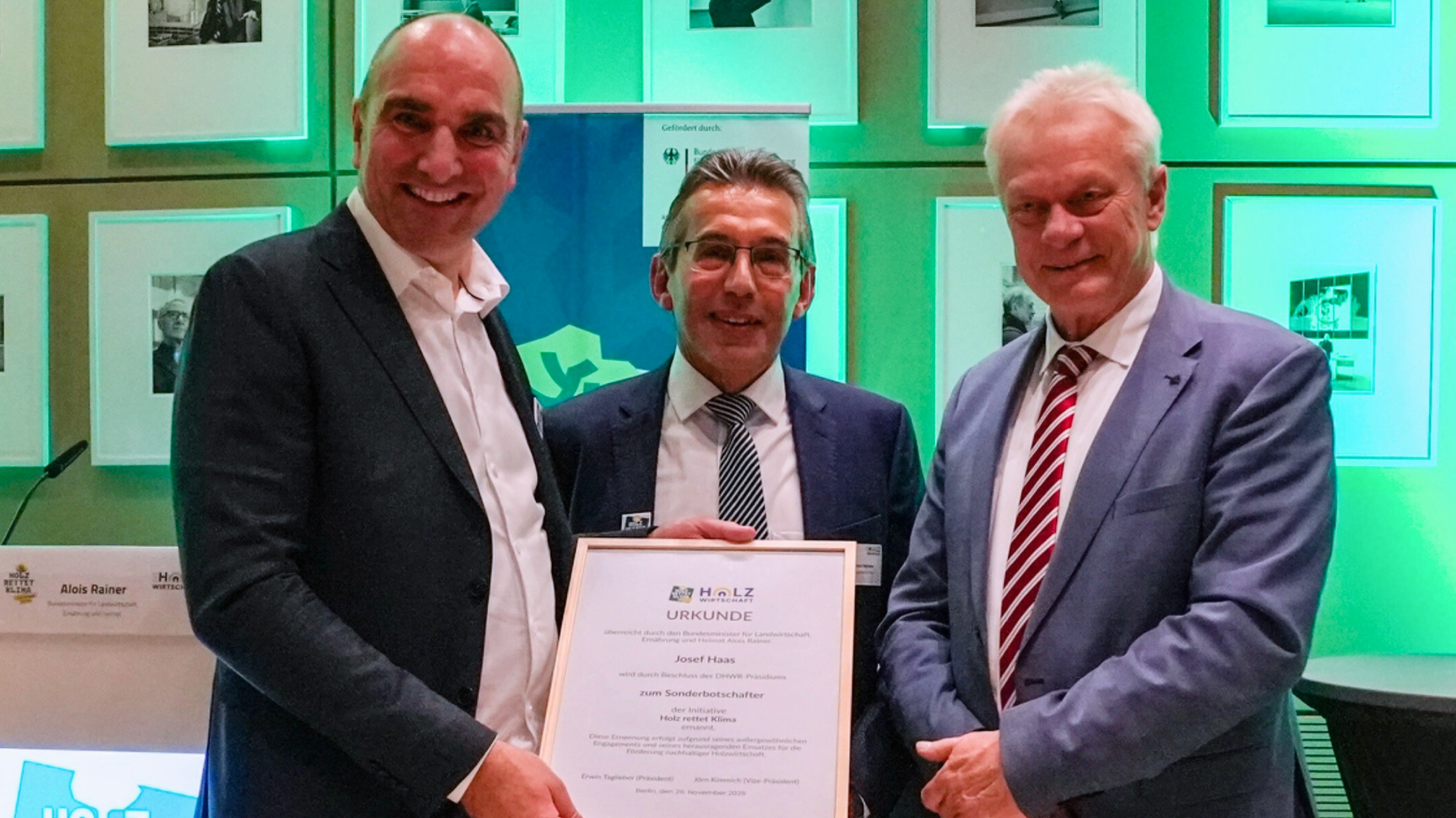 Erster Tag der Holzwirtschaft im Bundestag