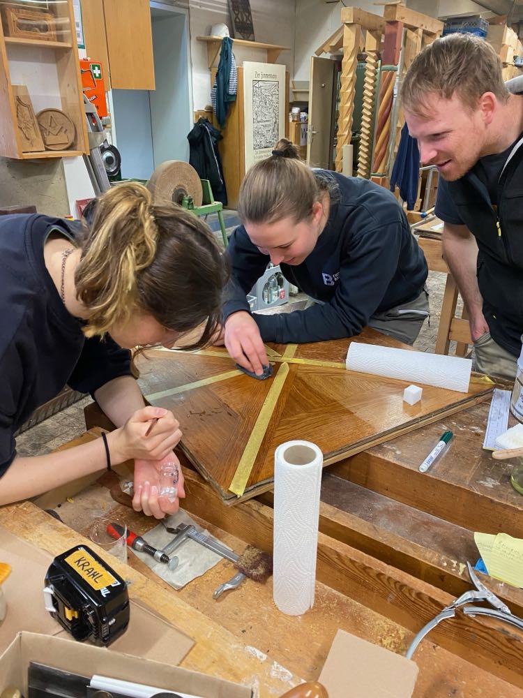 Parkett-Restauratoren: Wie profitieren die jungen Master-Absolventen?