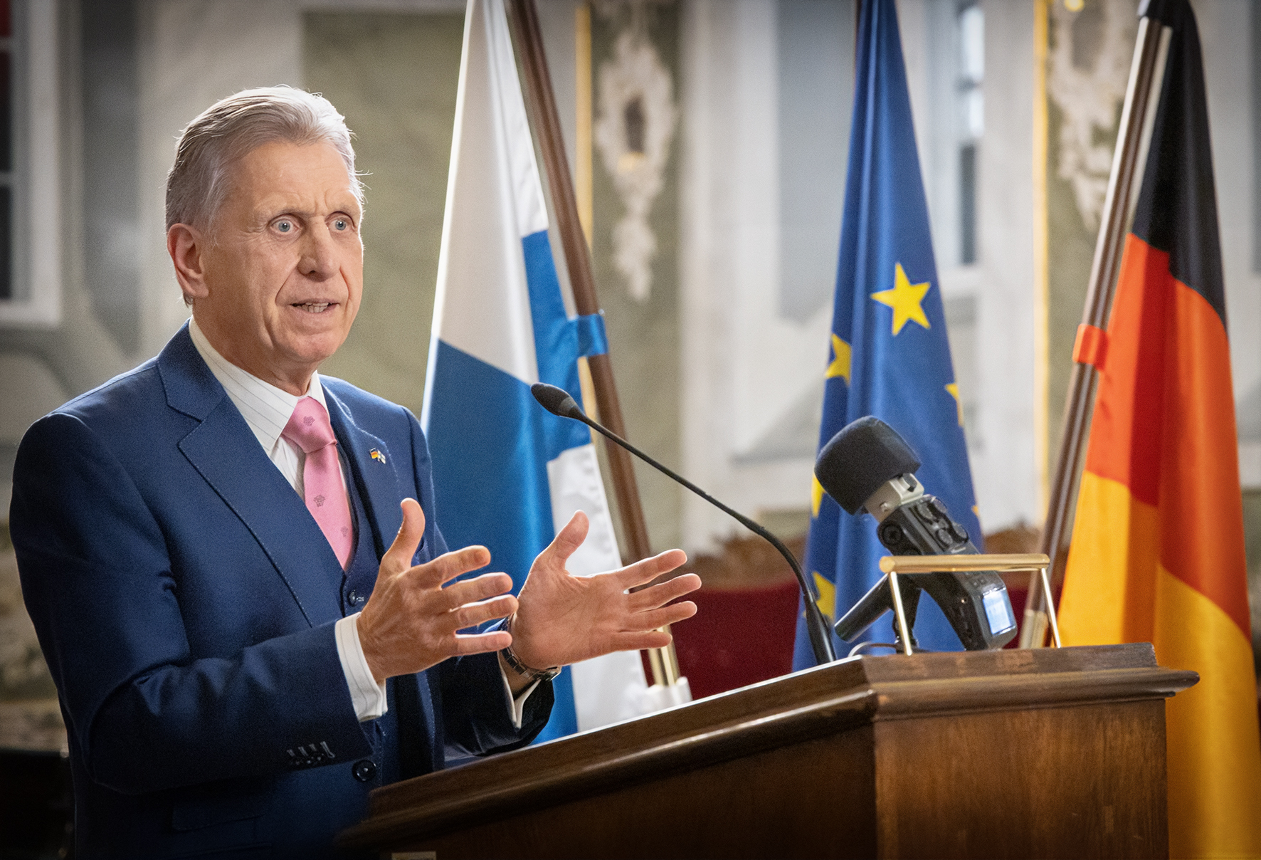 Finnland ehrt Honorarkonsul Bernd Jorkisch mit Ritterkreuz