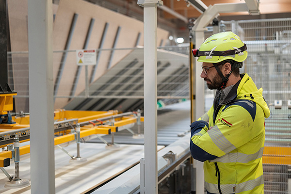 Egger: Beschichtungsstart im Werk Markt Bibart