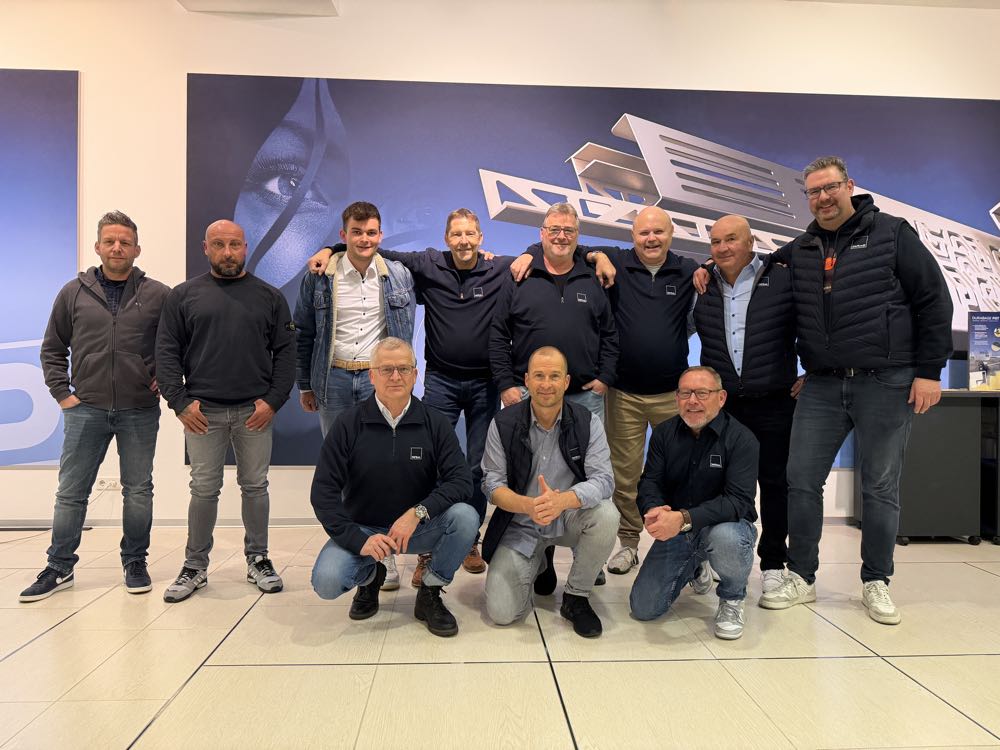 Dural mit neuer Vertriebsorganisation