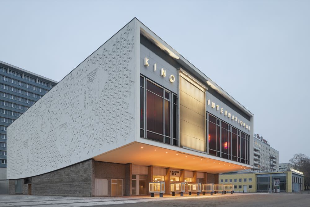 Ikonisches Kino International in Berlin eröffnet nach Generalsanierung wieder seine Türen. Ikonisches Kino hat wiedereröffnet