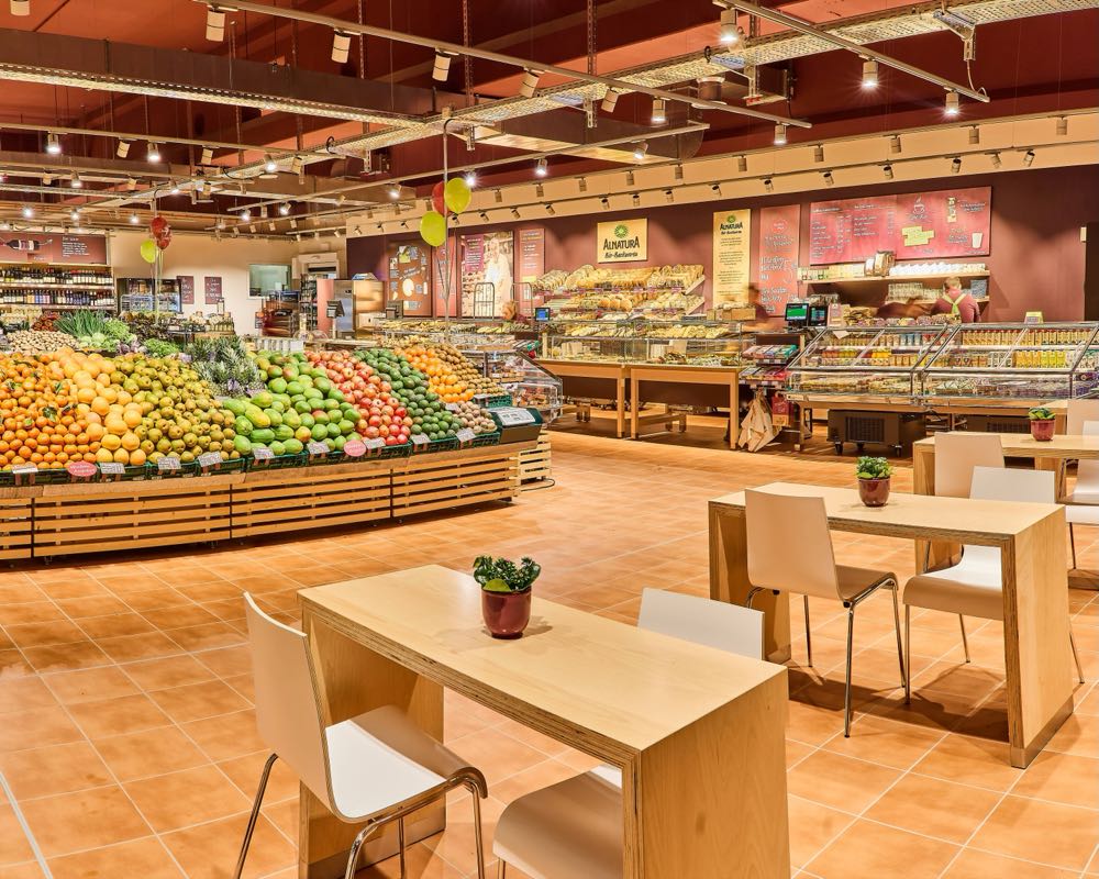 Alnatura eröffnet größten Bio-Supermarkt in Tübingen