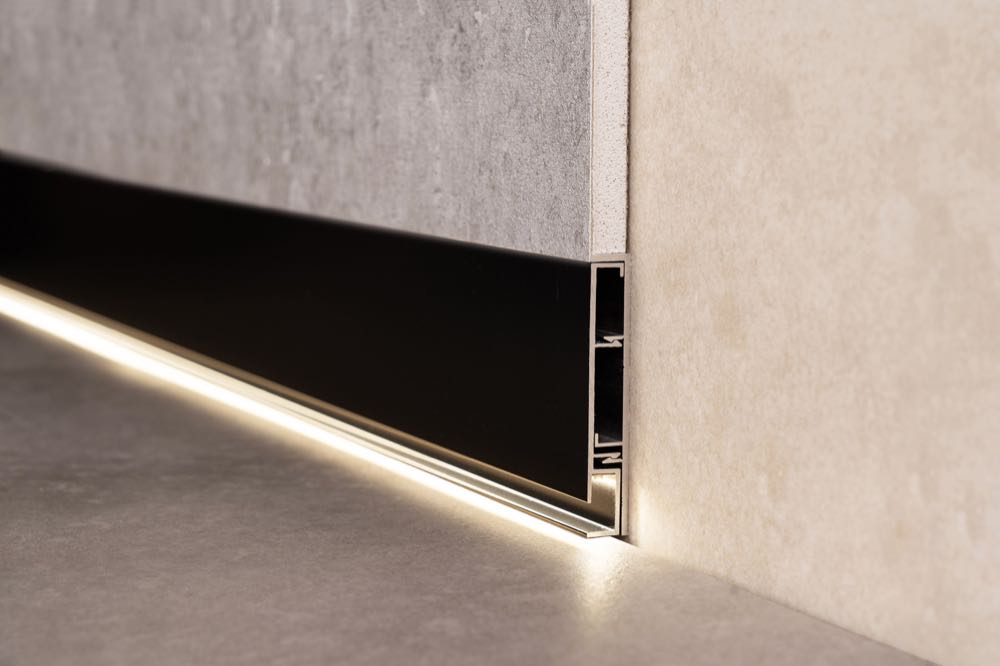  Carl Prinz: Unterputz-Sockelleisten sorgen für klare Linien