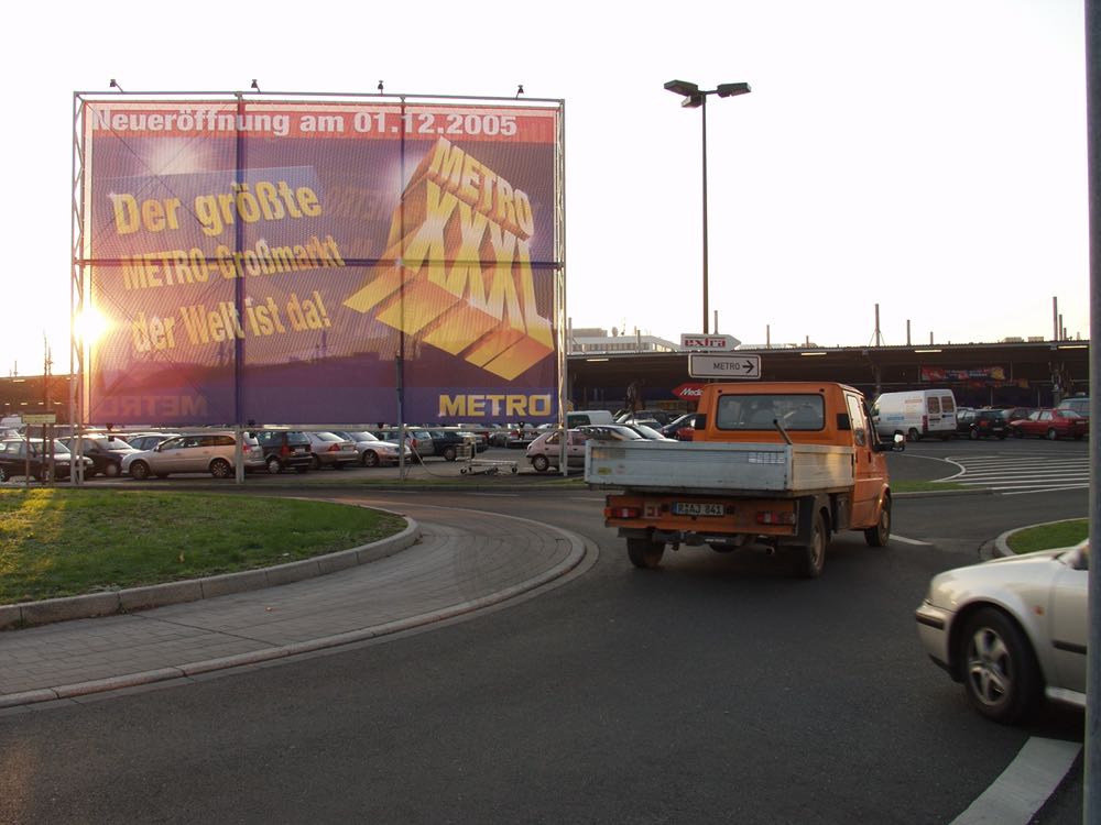 Metro legt Grundstein für neuen Großmarkt in Düsseldorf
