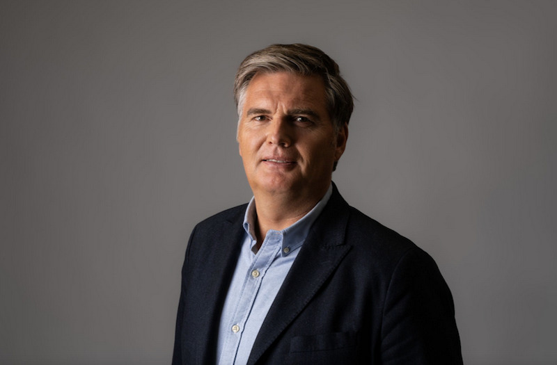 Kündigt neues Managementteam an