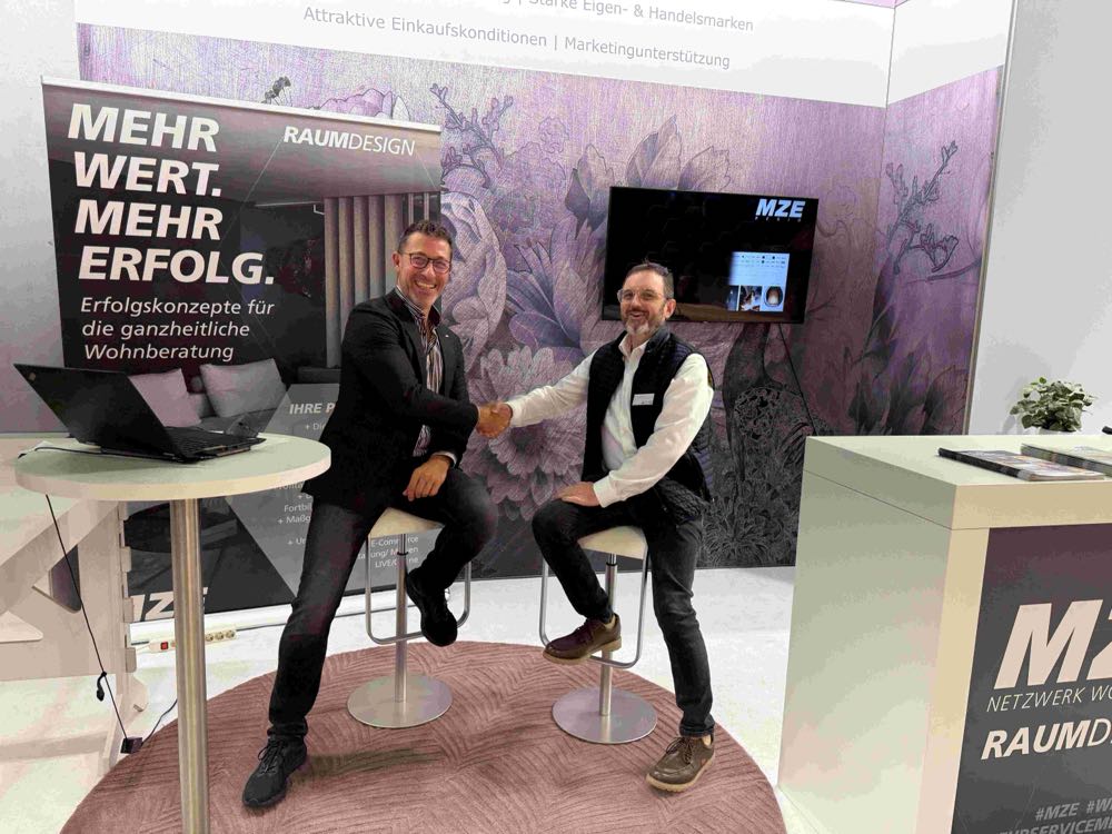 Oliver Aster (MZE) und Sven Meißner, Vorsitzender im Ausschuss für Öffentlichkeitsarbeit des ZVR, werden in Zukunft zusammenarbeiten. ZVR: MZE wird Fördermitglied