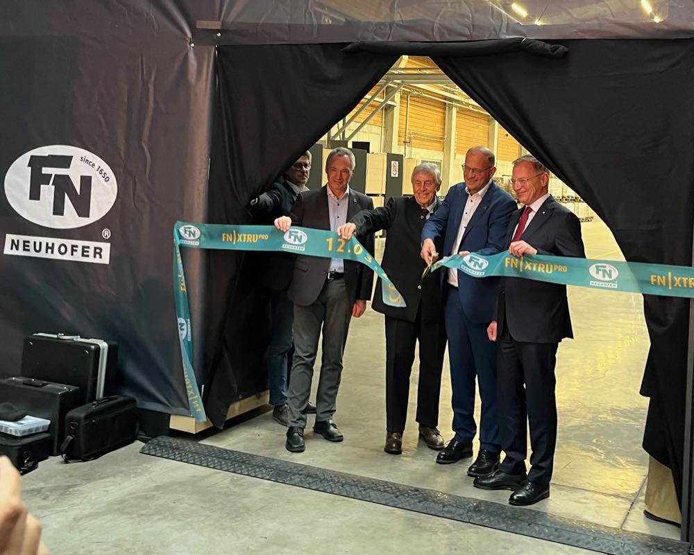 FN Neuhofer: 10 Mio.-Invest in neues Geschäftsfeld Kernsockelleisten