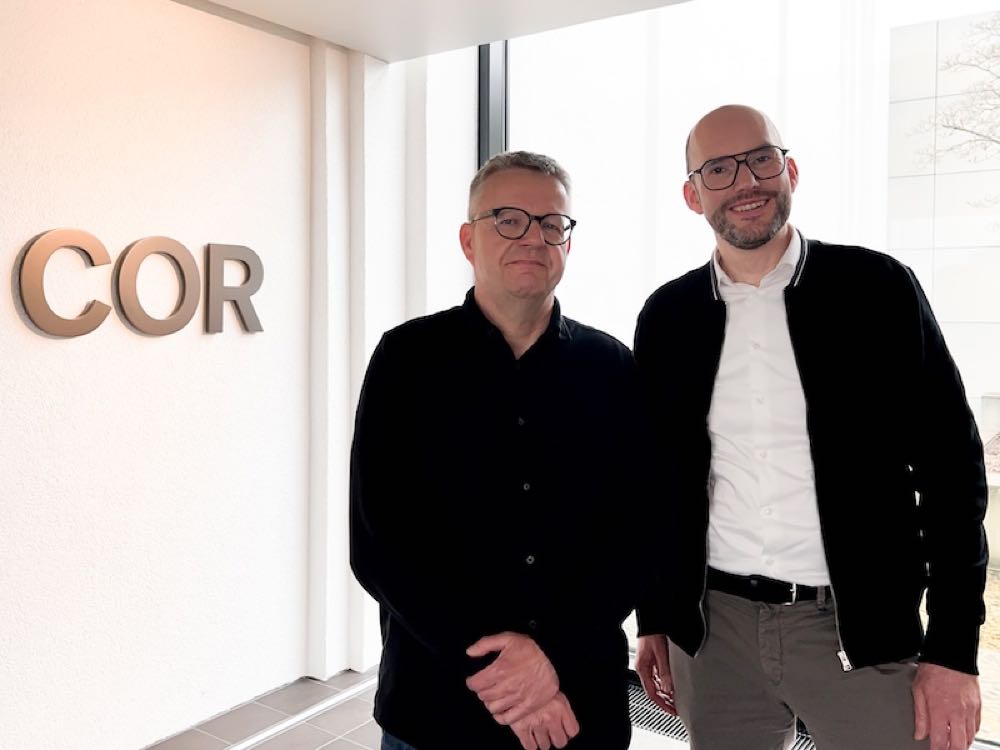 Der bisherige Vertriebsleiter Stefan Kappel-Sudbrock übergibt nach 21 Jahren an Thomas Fründ Wechsel in der Vertriebsleitung