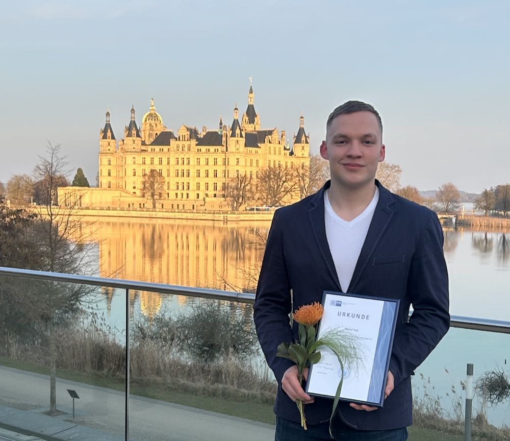 DBL-Lehrling für Bestleistung geehrt