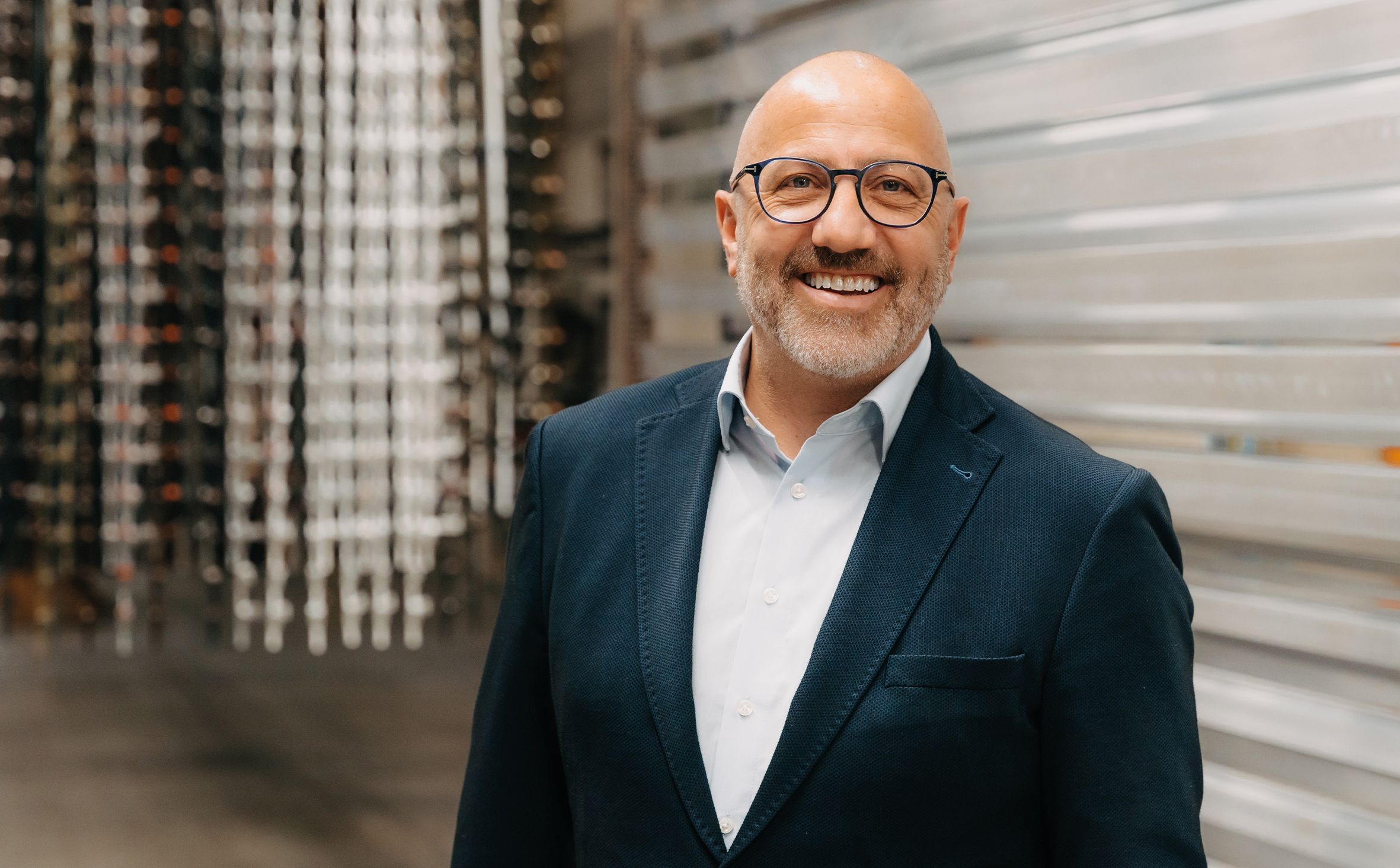 "Der niedrigste Umsatz der jüngeren Unternehmensgeschichte muss in Kauf genommen werden, um neues Wachstum zu ermöglichen", so der geschäftsführende Gesellschafter Andreas Kraler. Hella-Gruppe: 173 Mio. EUR Umsatz nach strategischer Neuausrichtung