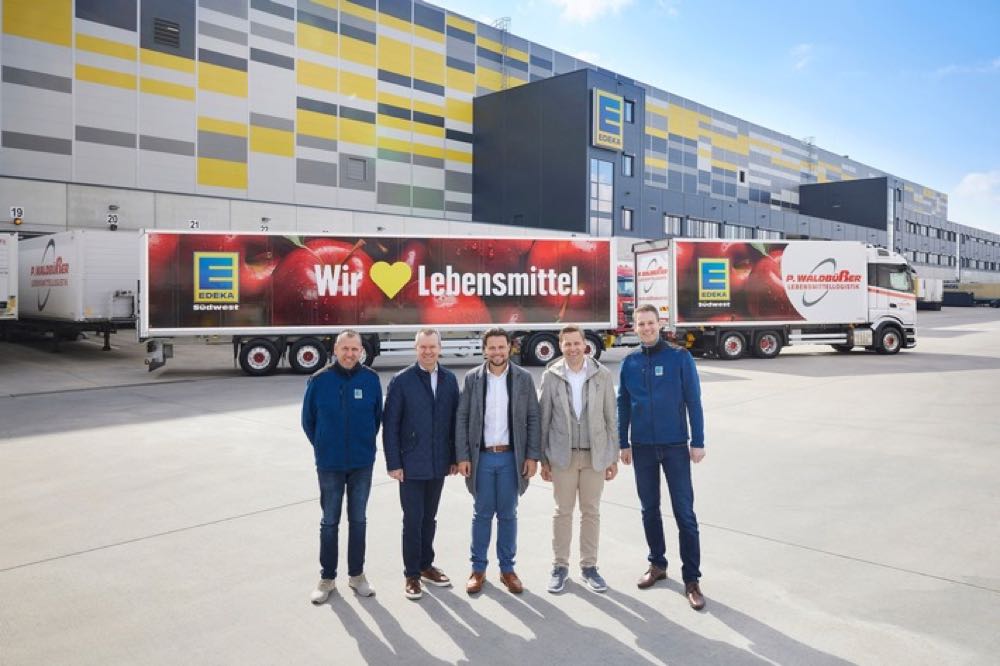 Premiere: Edeka Südwest setzt ersten Gigaliner ein
