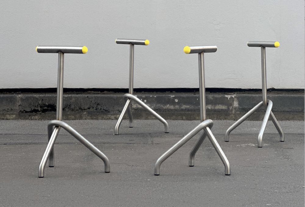 Der Stehhocker „THING 01“. Exklusive Kooperation mit Konstantin Grcic