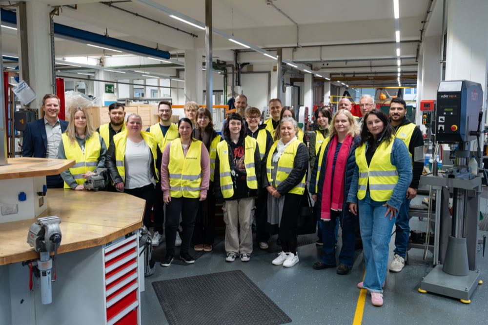 Lehrlinge besuchen Zulieferer
